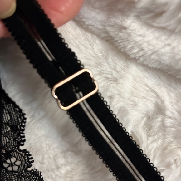 2 PINK Victoria’s Secret Date Night Bras - Picture 10 of 11